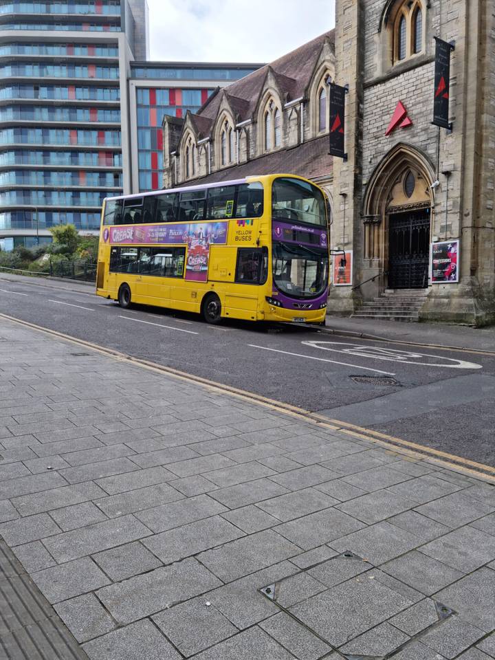 Image of Yellow Buses vehicle 5051. Taken by Victoria T at 12.24.05 on 2022.02.22